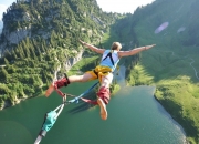 雷火电竞-意甲焦点战之夜，广东队压哨击败魔术的跨界启示