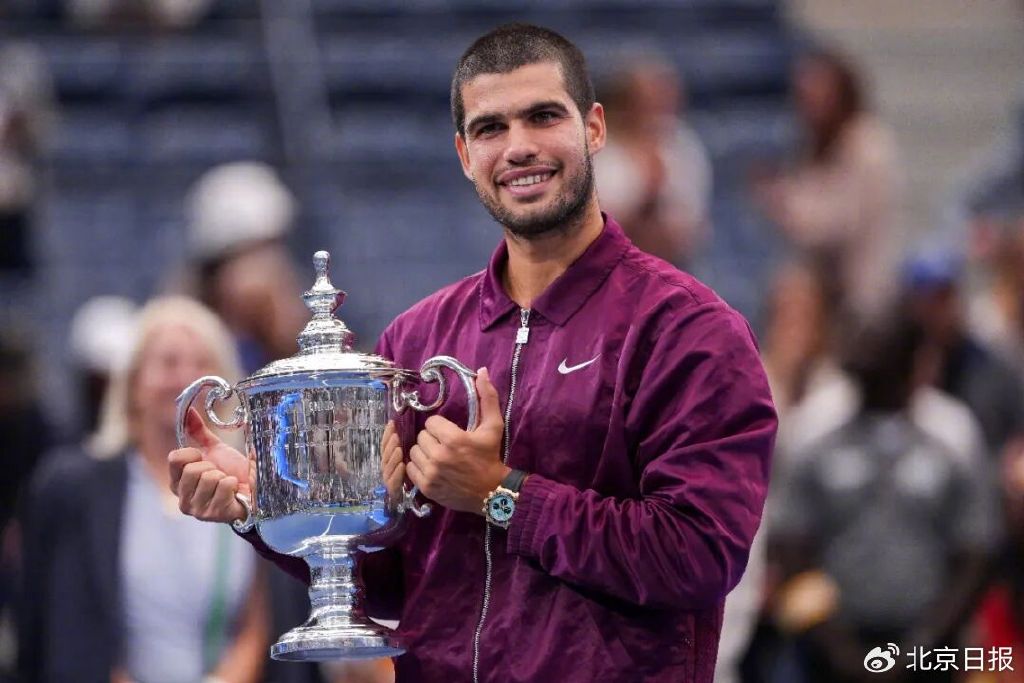 包含美网绝杀ATP总决赛，阿尔卡拉斯扛起全队的词条